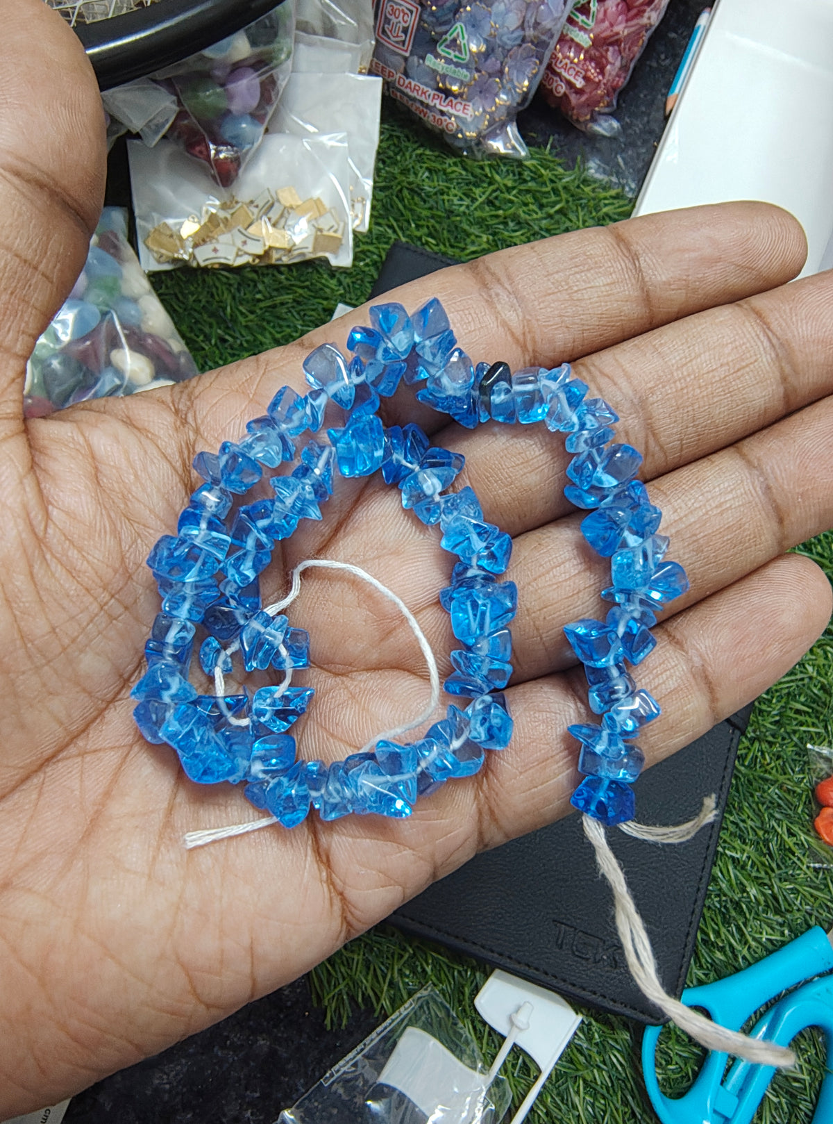 Glass chip beads ( GB4027 )