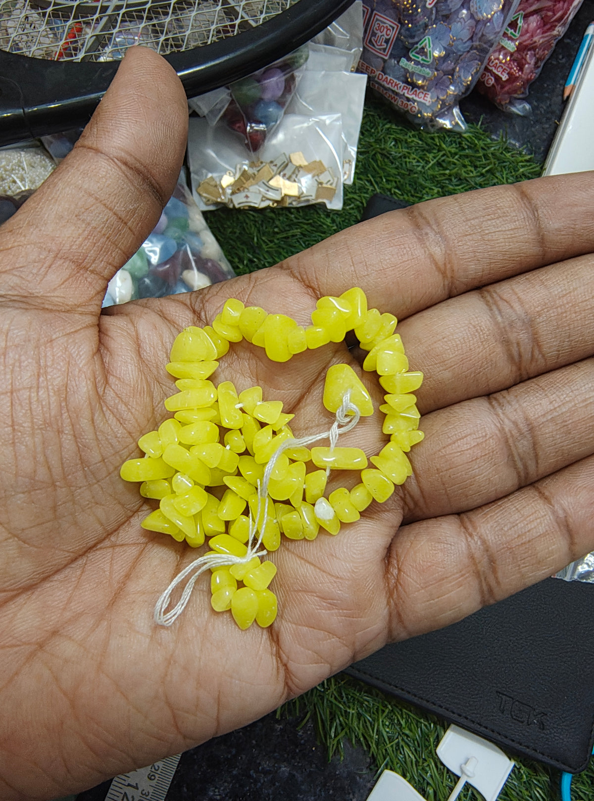Glass chip beads ( GB4027 )