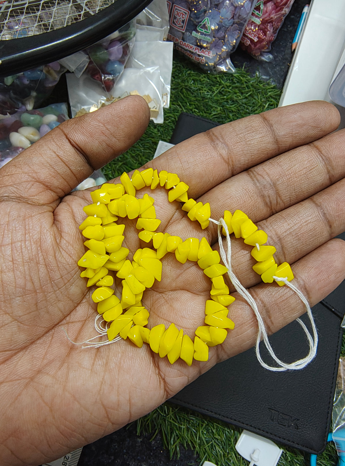 Glass chip beads ( GB4027 )