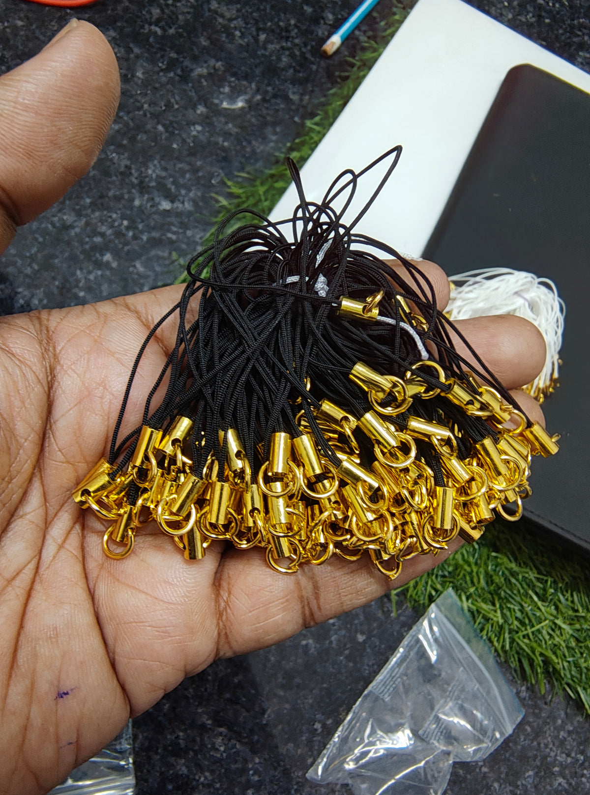 Phone charm cord with golden ring (PA5008)