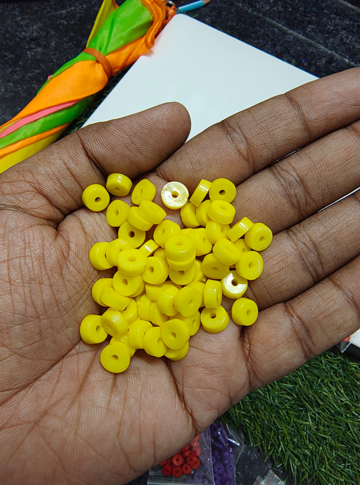 Acrylic flat beads (AB2099)