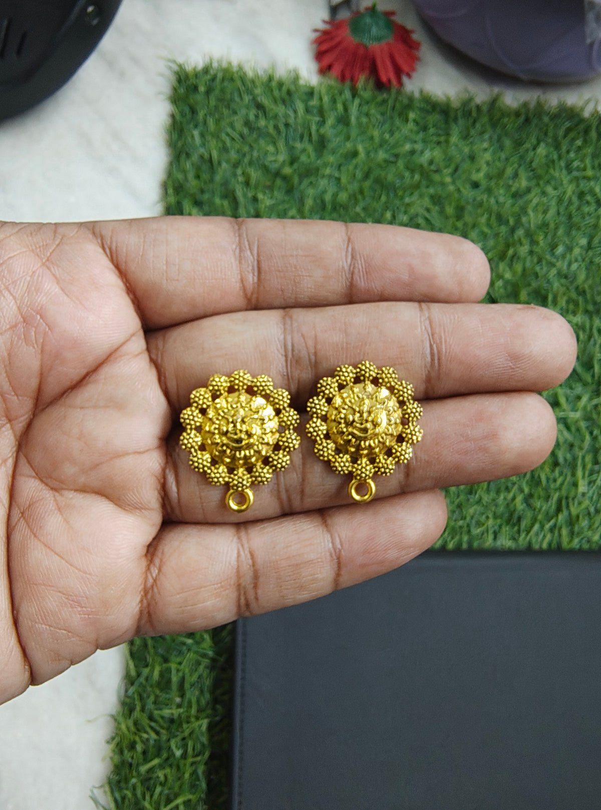 Ganesha golden earrings stud (JF1057)