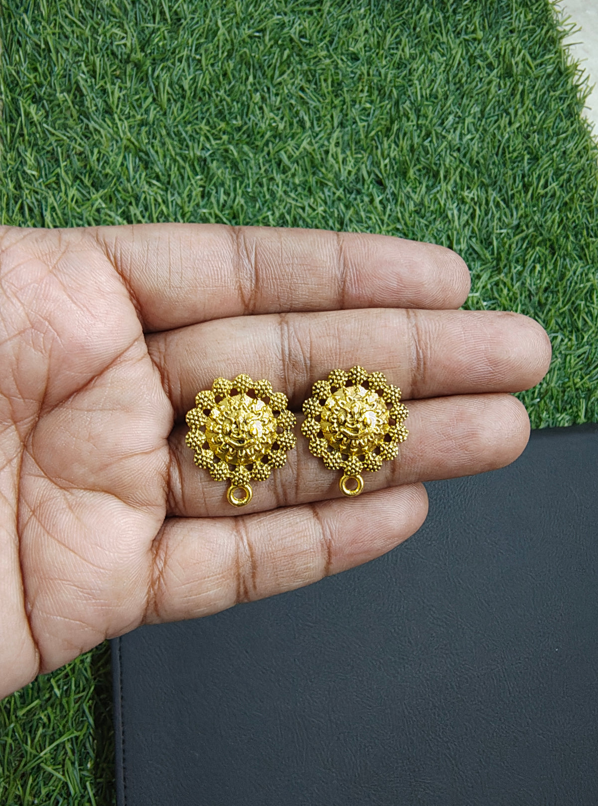 Ganesha golden earrings stud (JF1057)