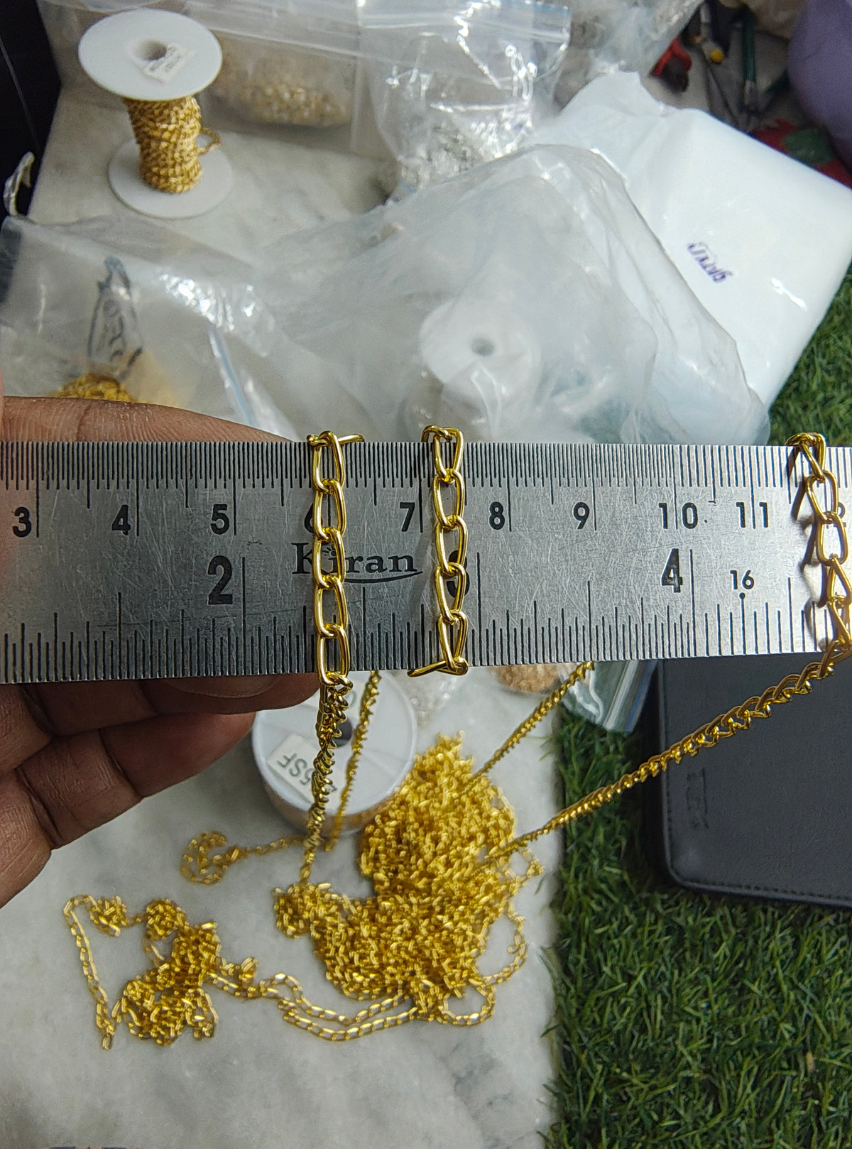Golden chain (ch-513)
