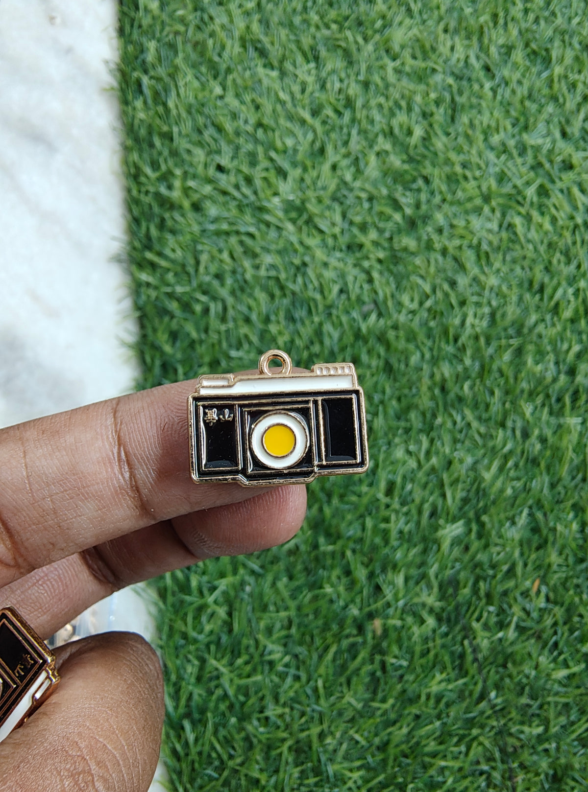Camra charm ( EC1106 )