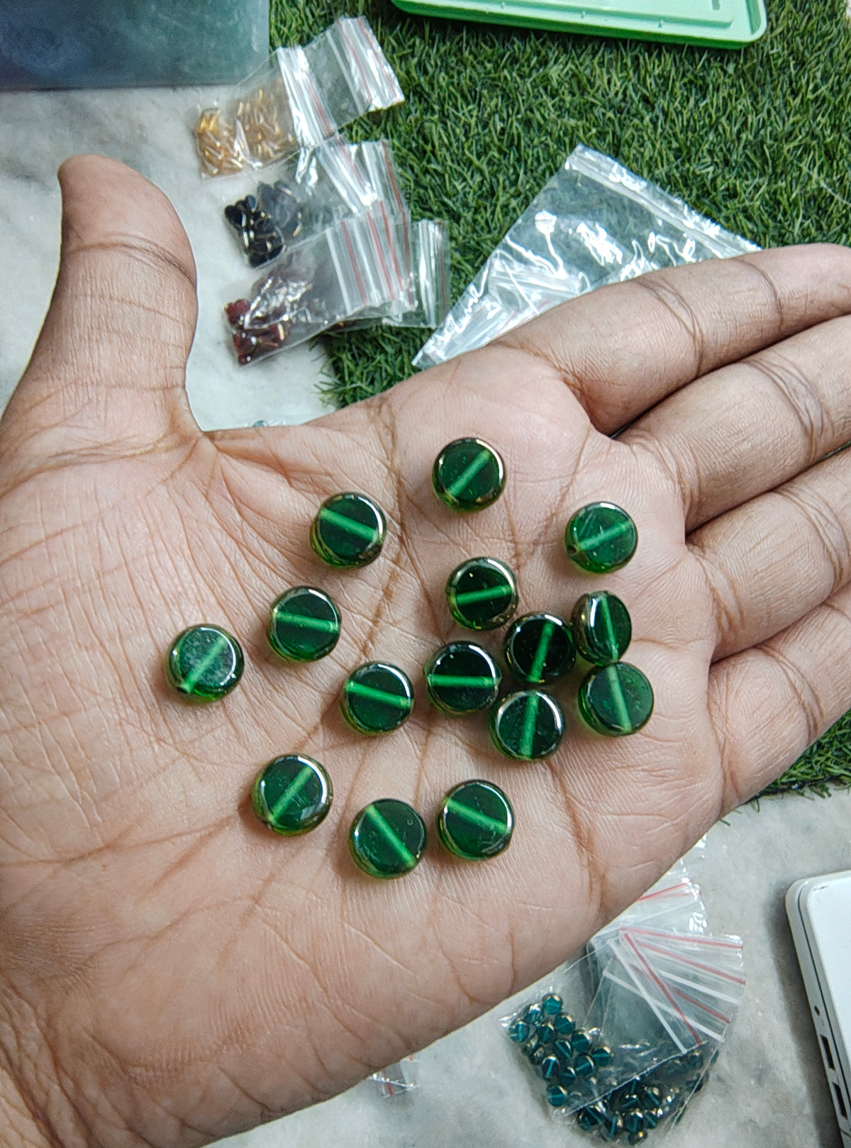 Green glass heart beads ( GB4031 )