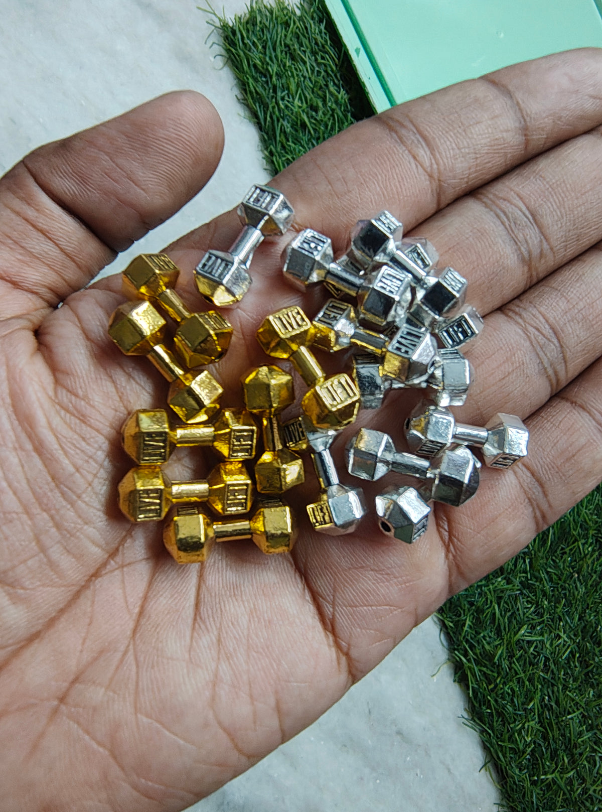 Dumble metal charm ( MTC7049 )