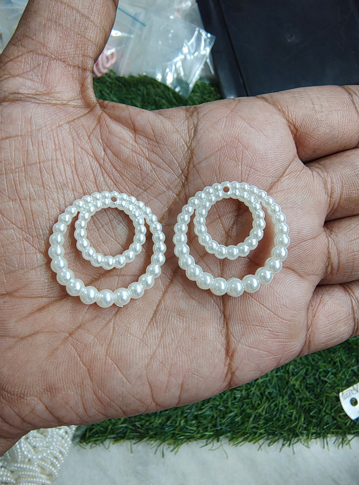 Pearl double round acrylic rings ( APB3022)