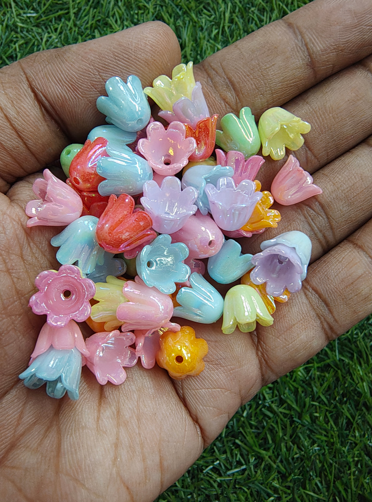 Acrylic tulip beads (AB2130)