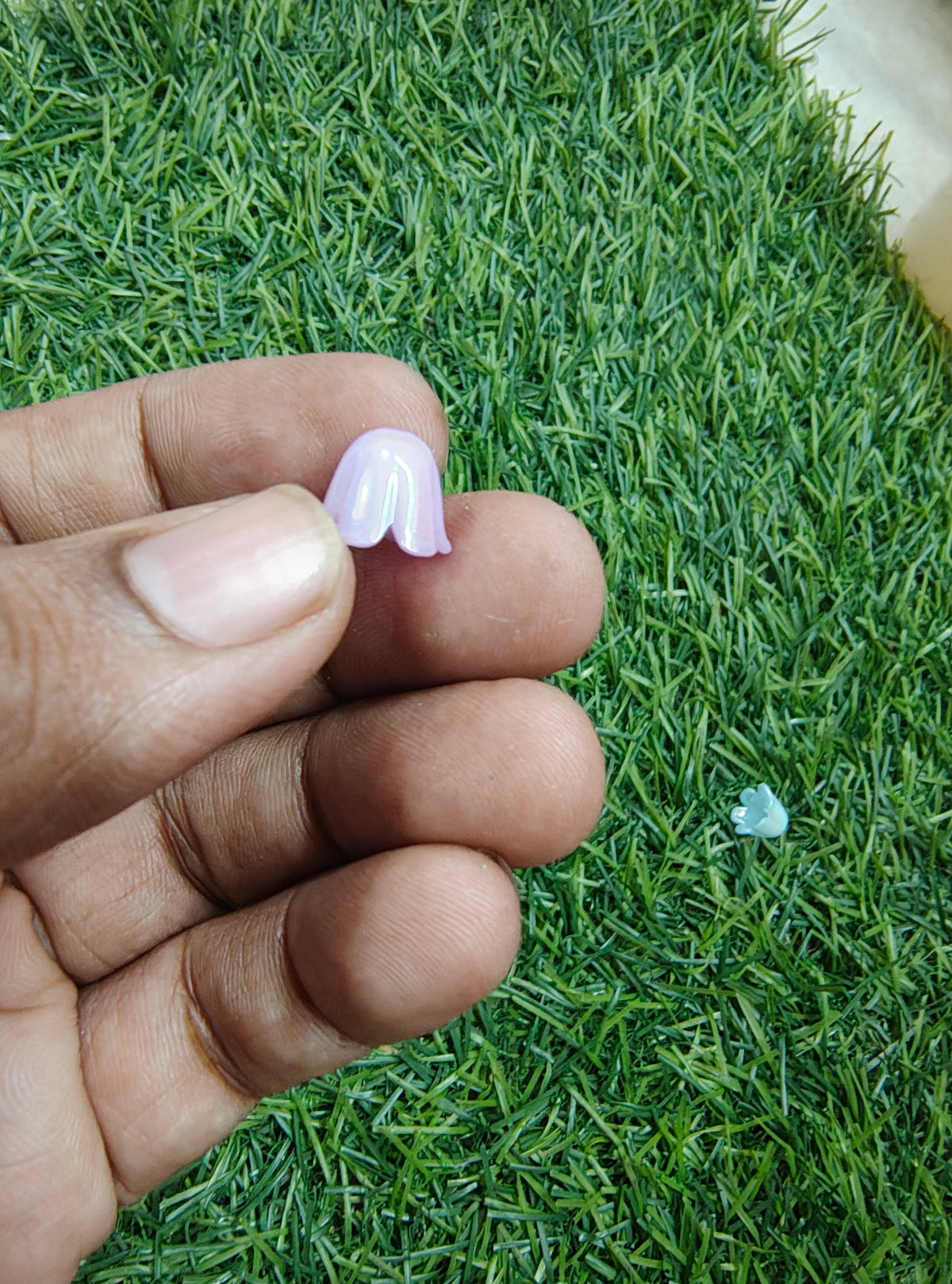 Acrylic tulip beads (AB2130)