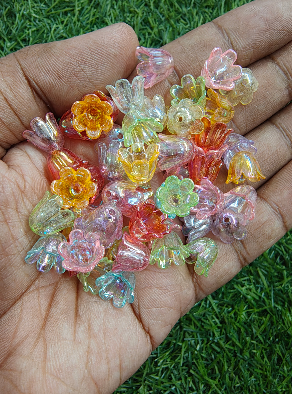 Transparent acrylic tulip beads (AB2131)