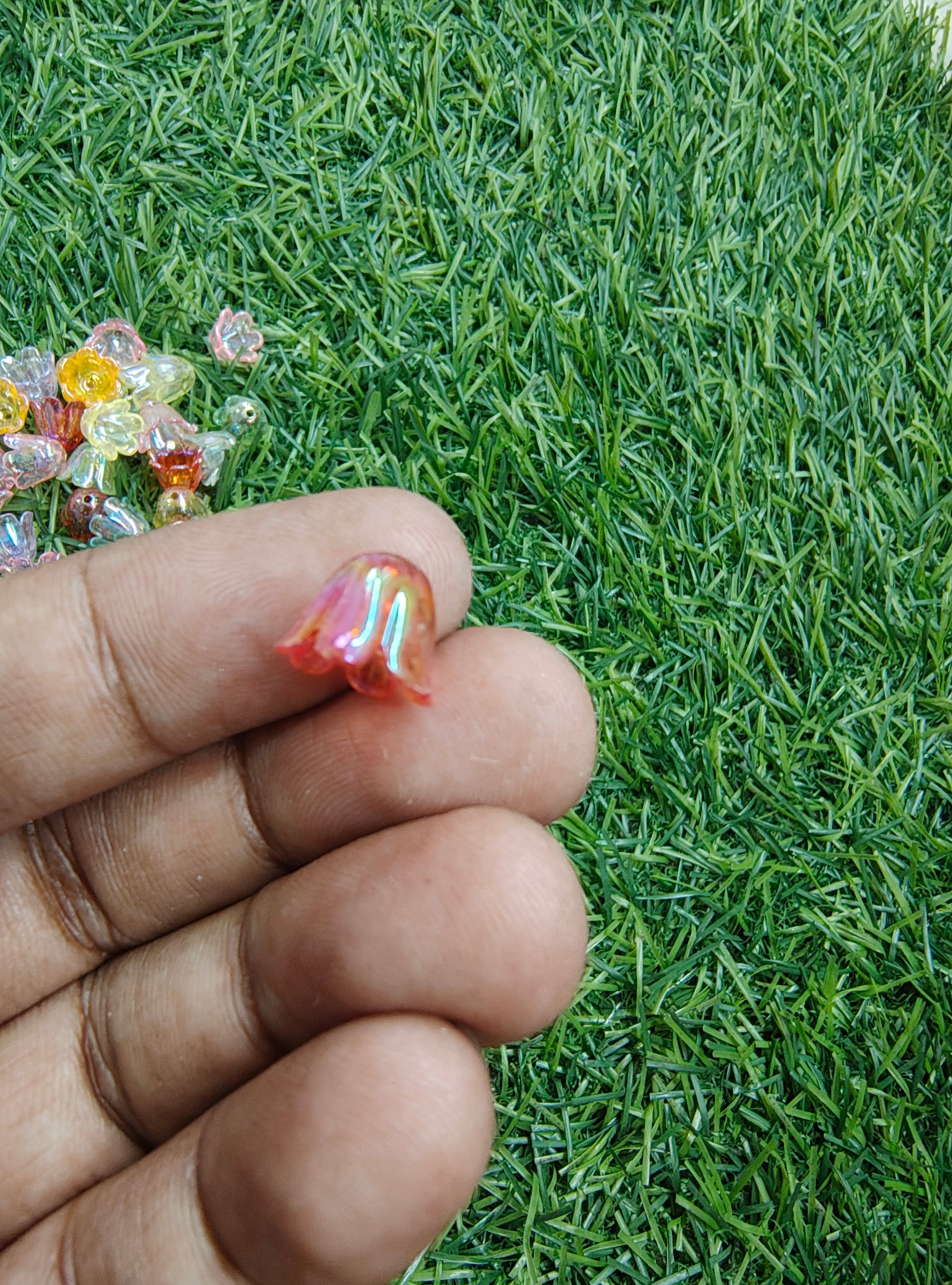Transparent acrylic tulip beads