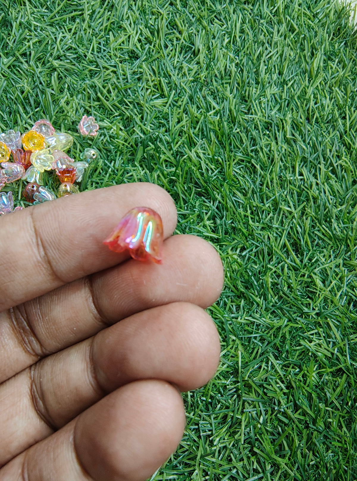 Transparent acrylic tulip beads (AB2131)