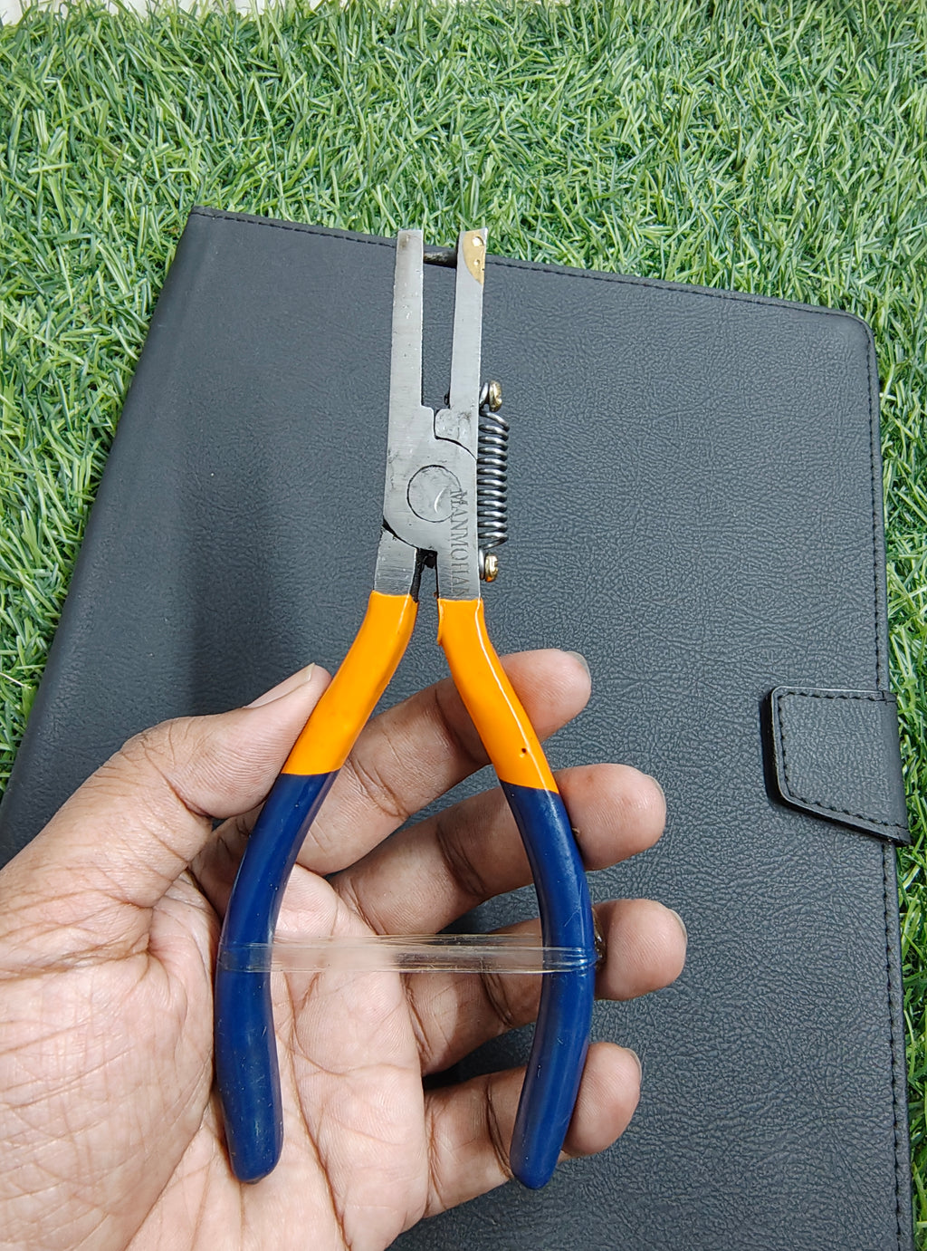 Punch hole Plier
