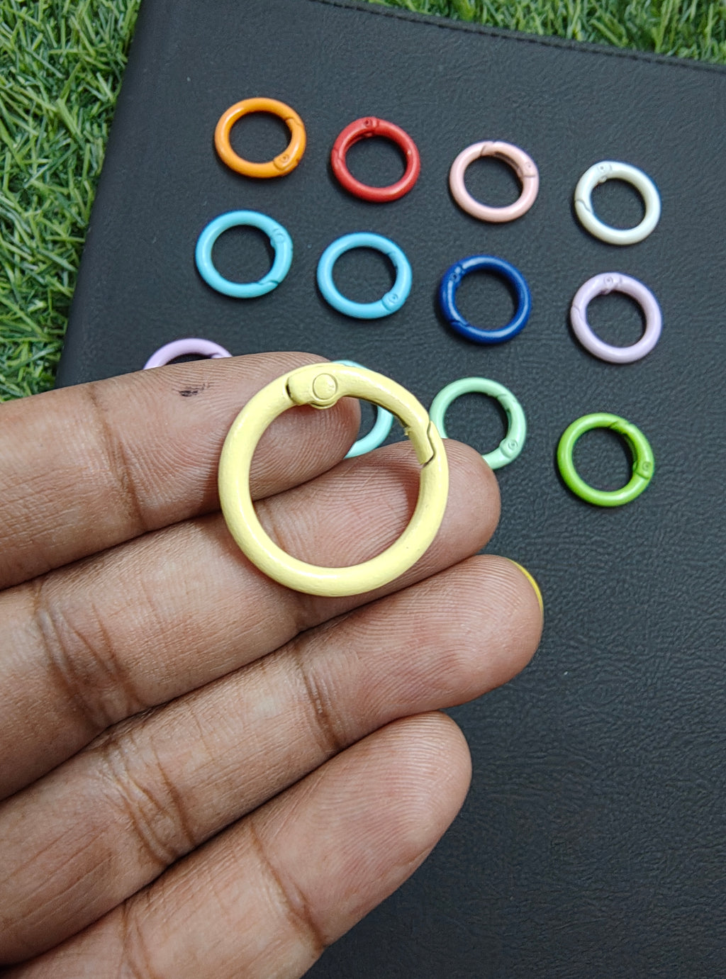 Colour push ring