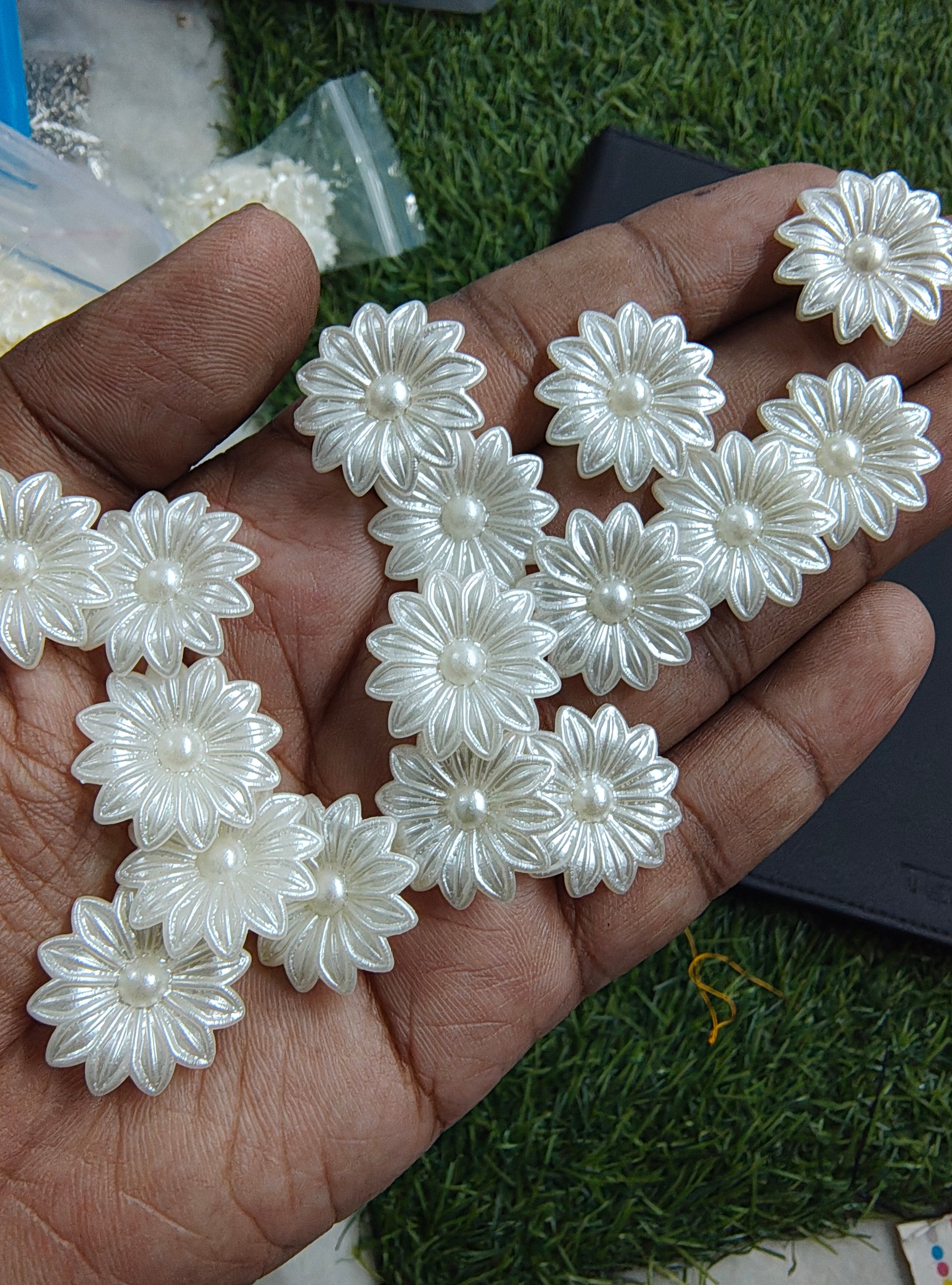 Acrylic pearl flower beads