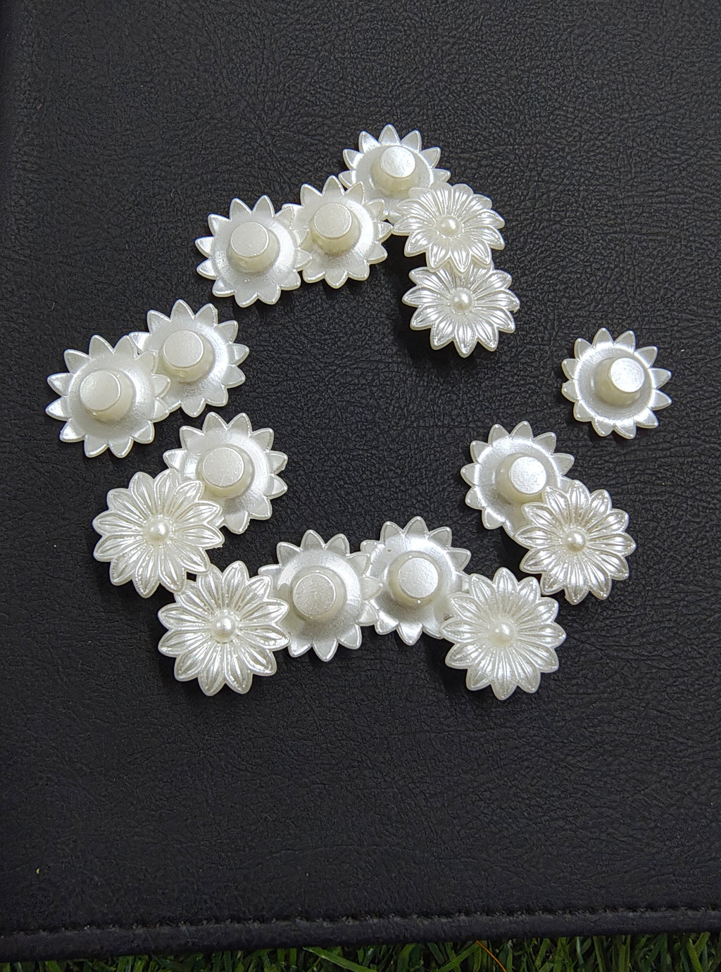 Acrylic pearl flower beads