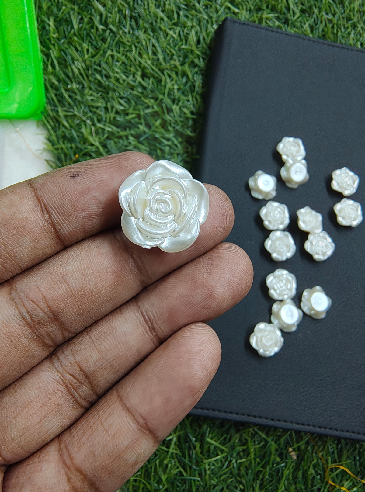 Acrylic pearl rose beads ( APB3007 )