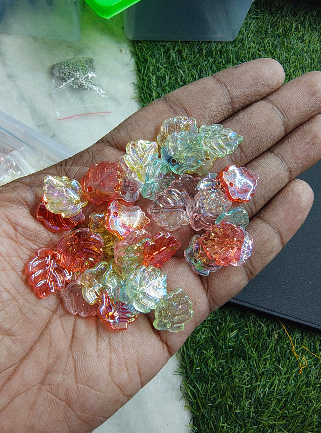 Acrylic mix colour leaf