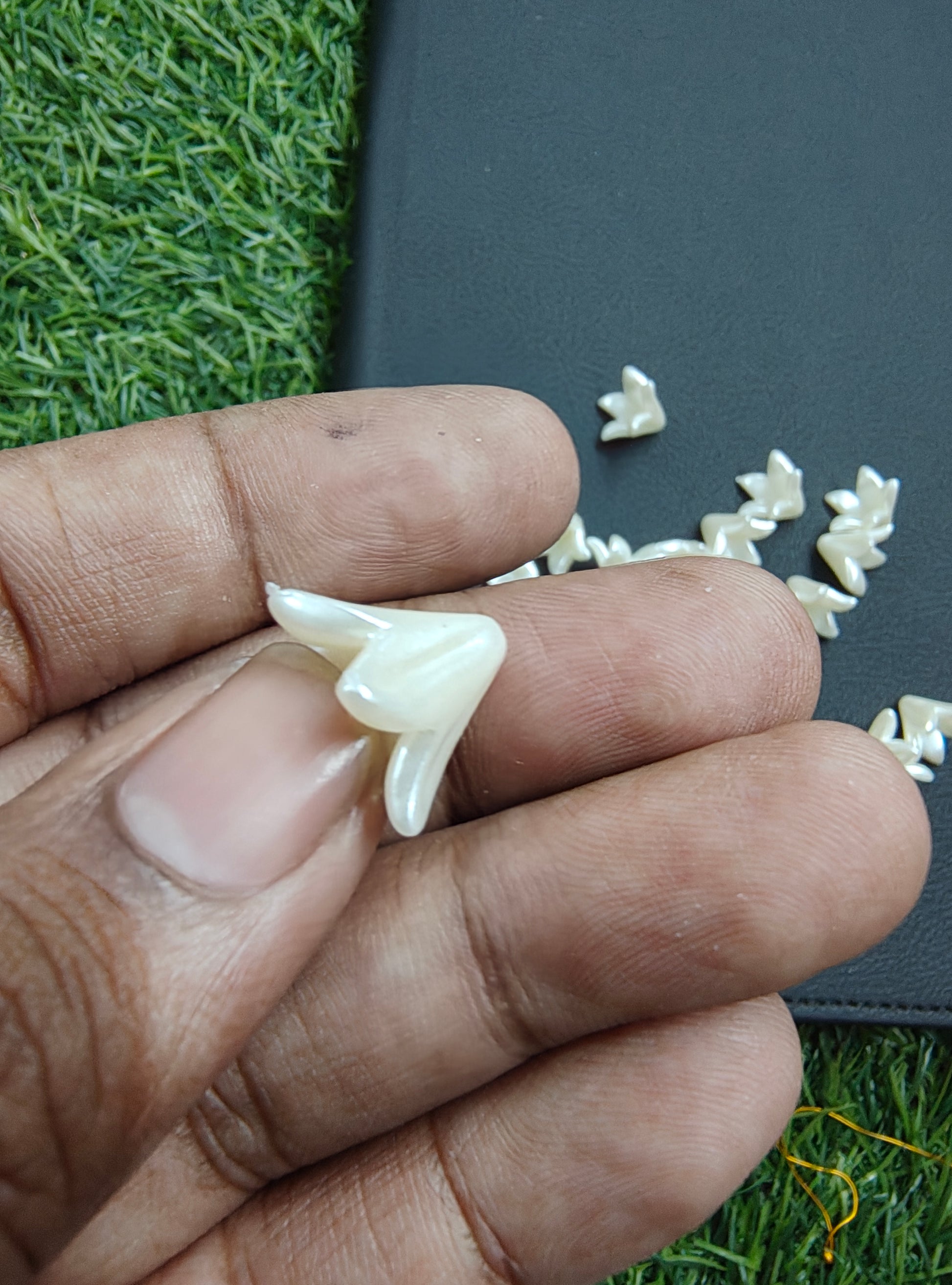 Acrylic pearl flower beads