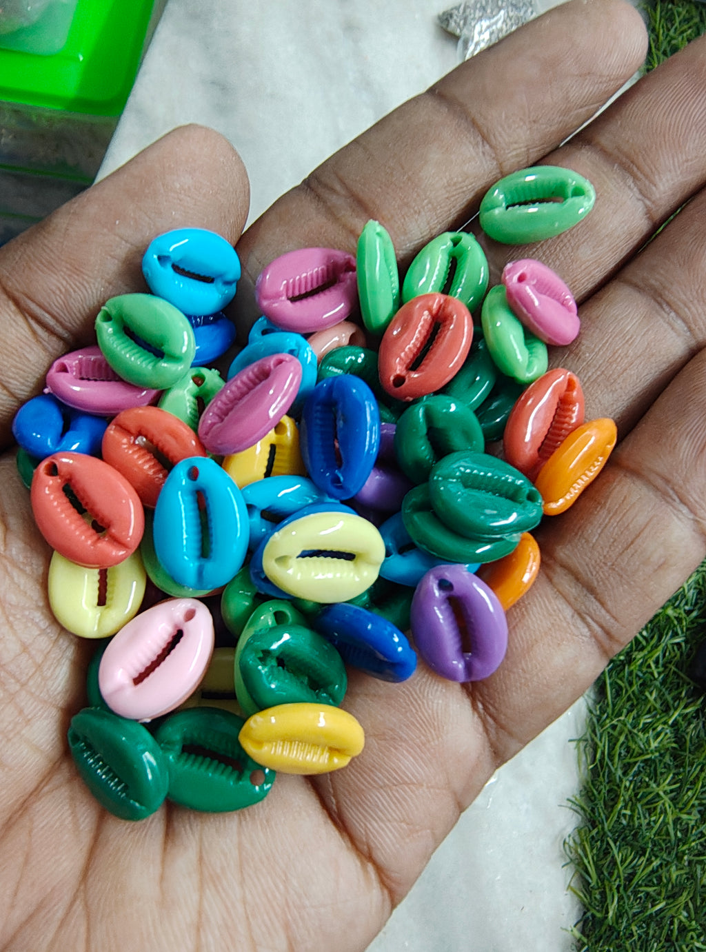 Mix colour acrylic cowrie