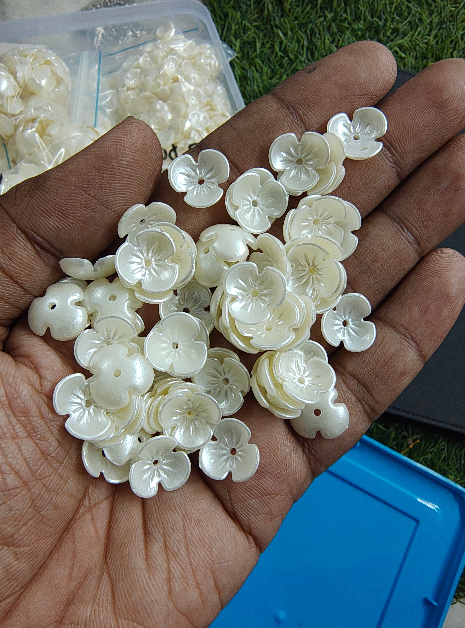 Small acrylic pearl flower beads