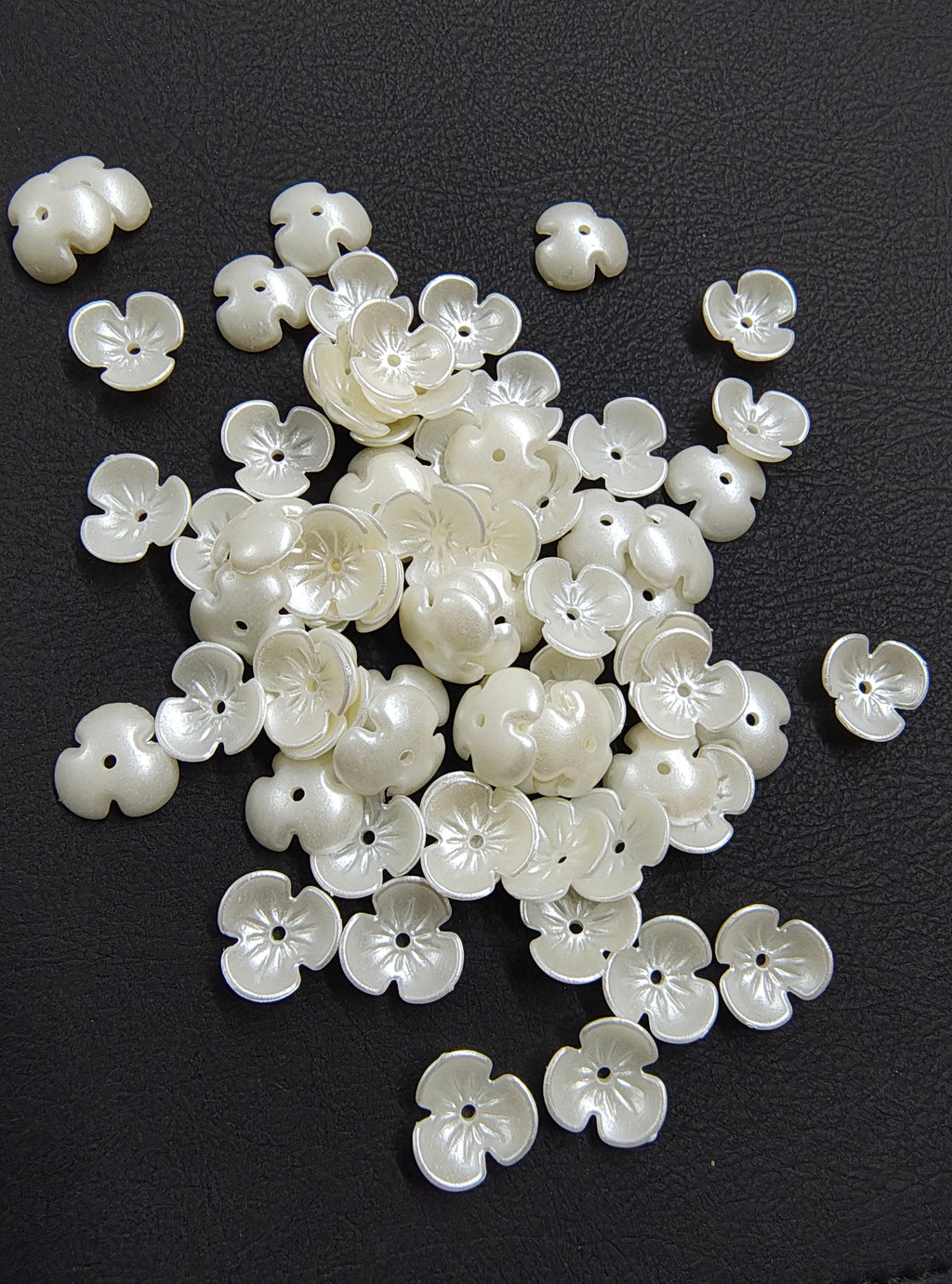 Small acrylic pearl flower beads
