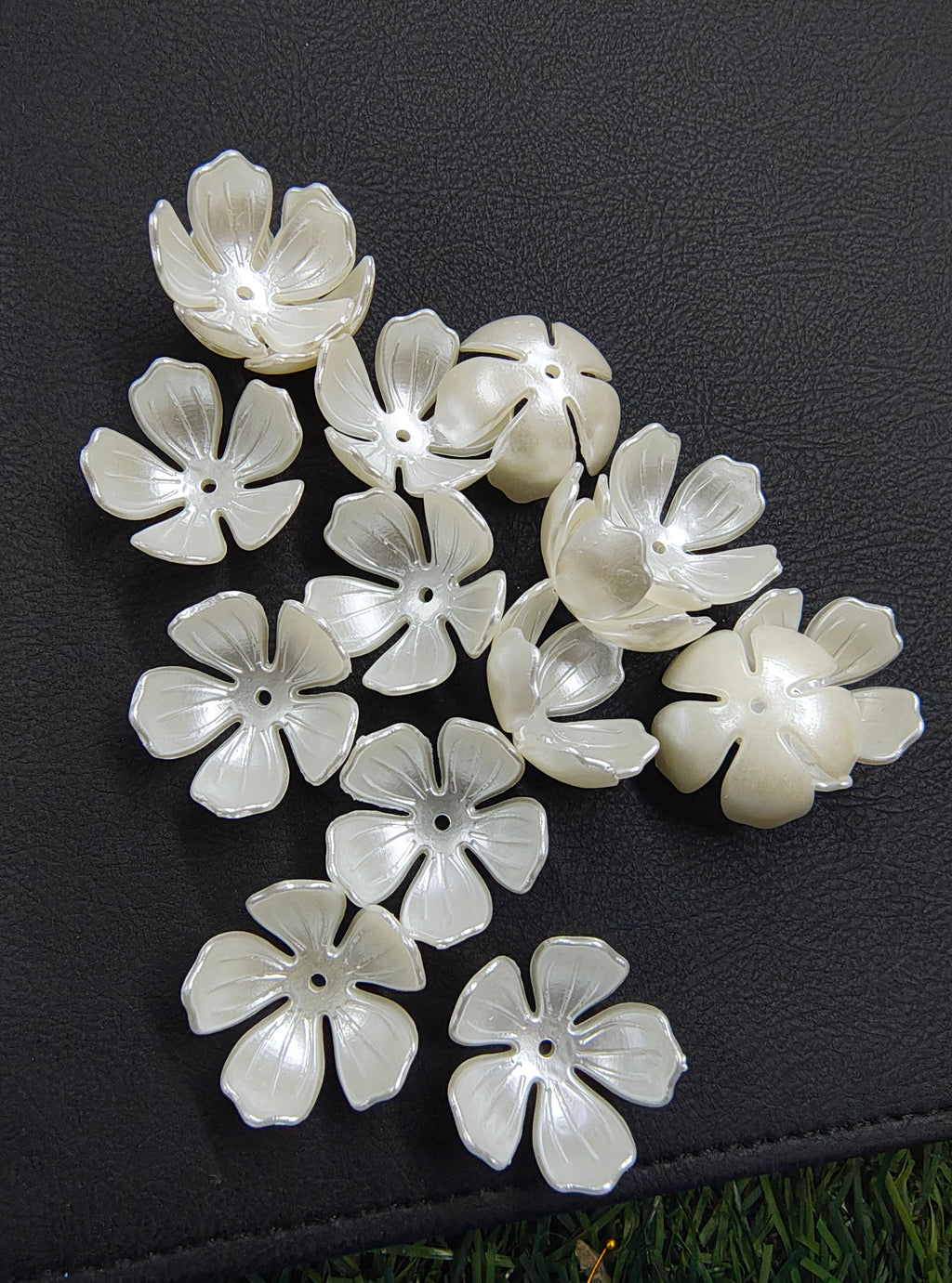 Big acrylic pearl flower beads