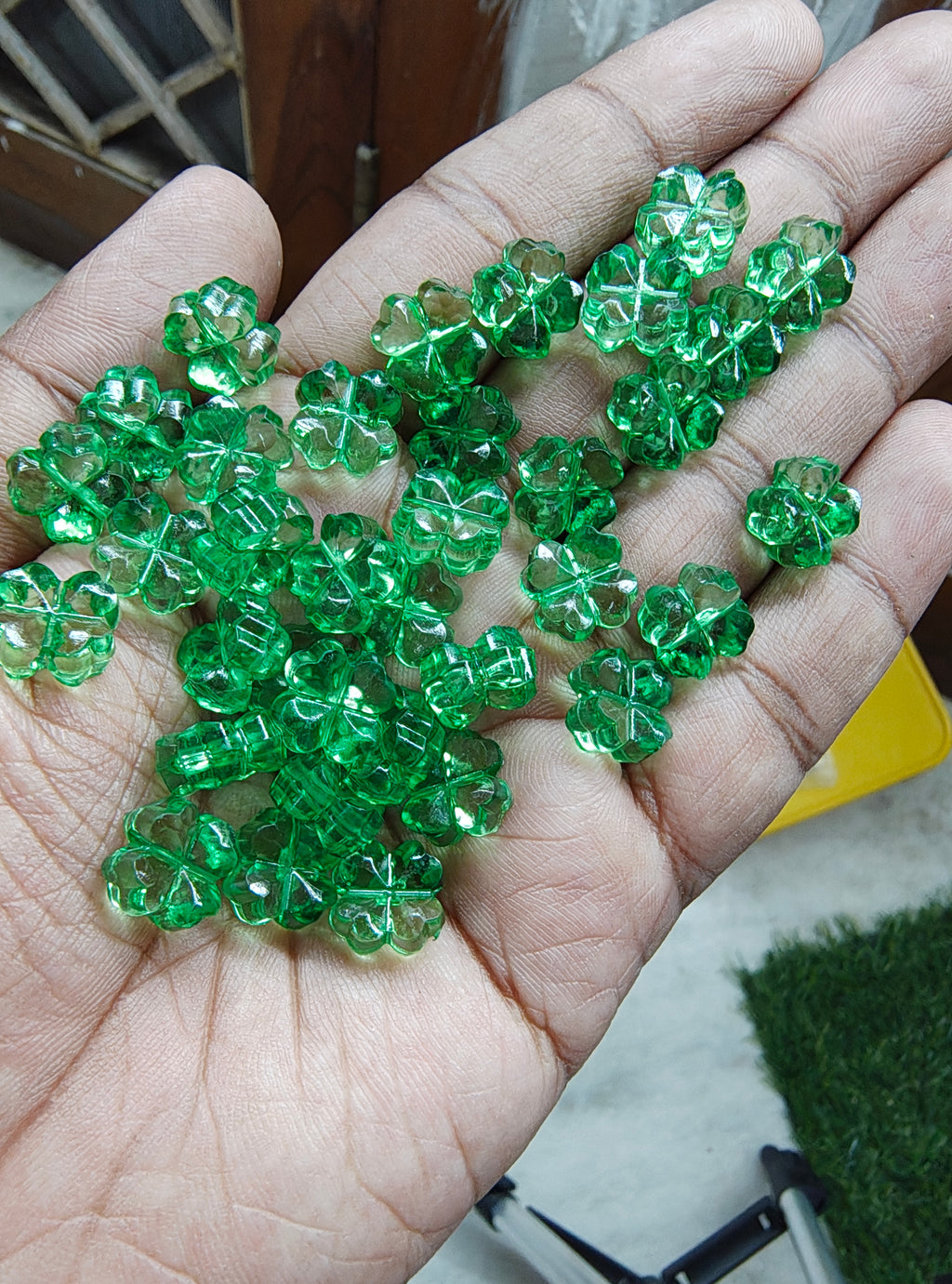 Clover green beads (AB2142)