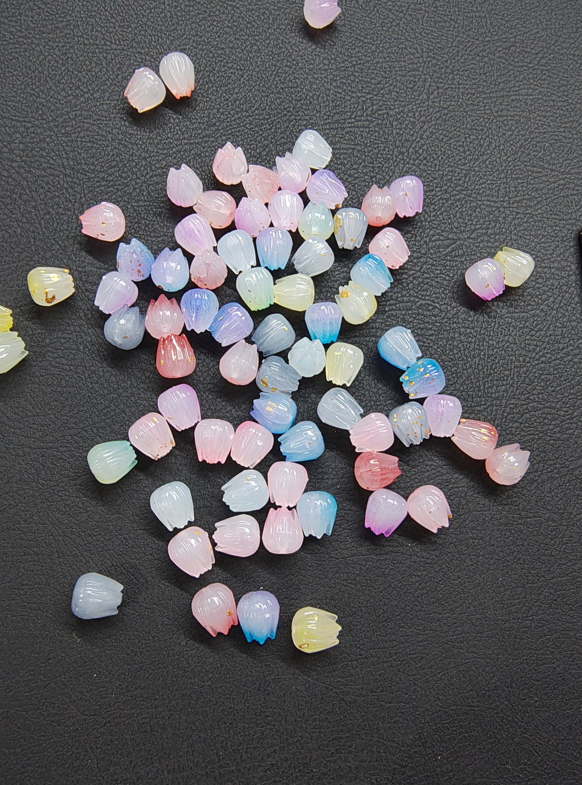 Acrylic tulip beads (AB2141)