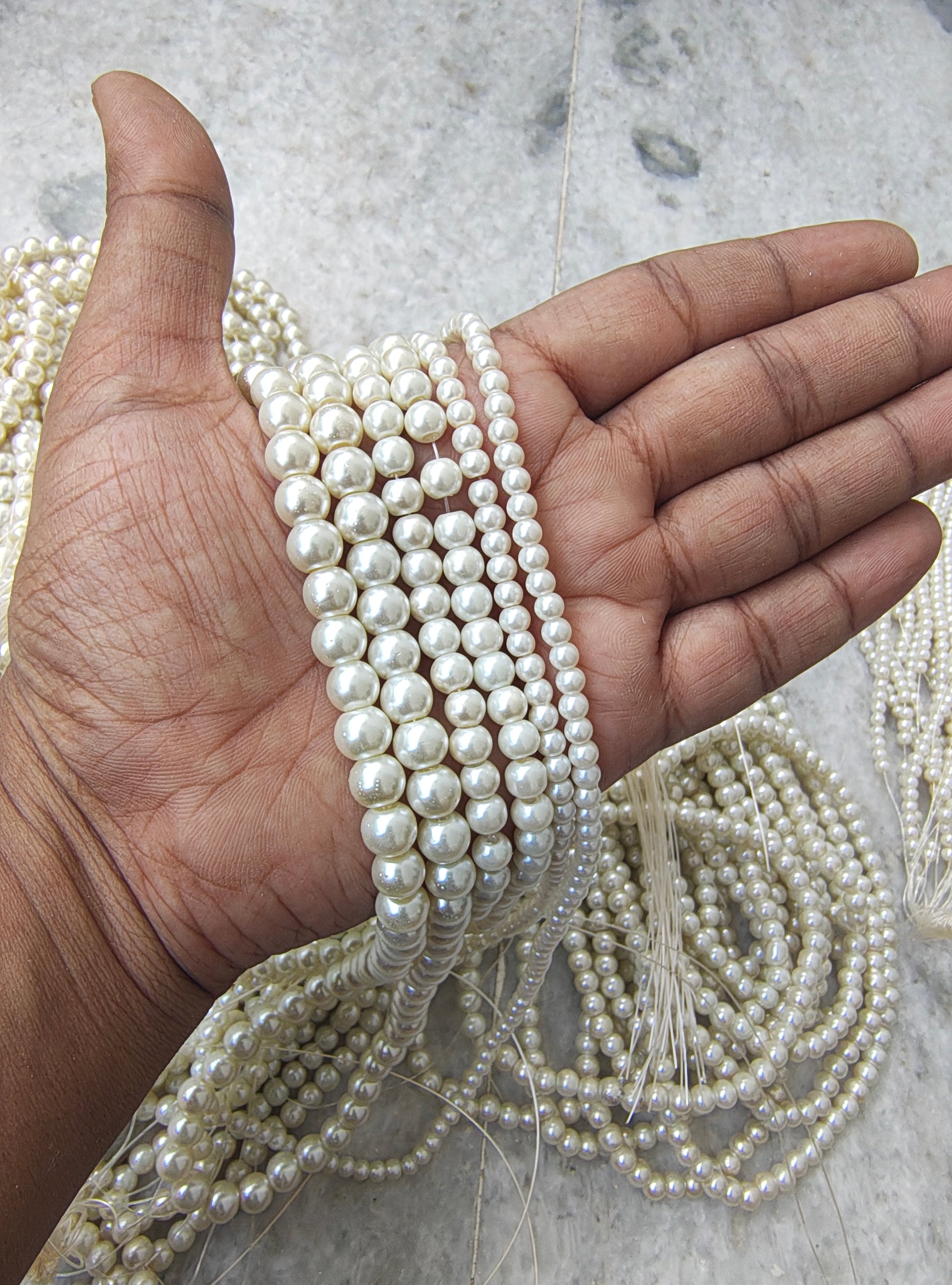 Glass pearl beads off-white ( cream)