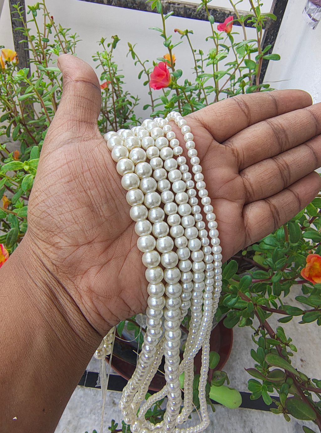 Glass pearl beads off-white ( cream)