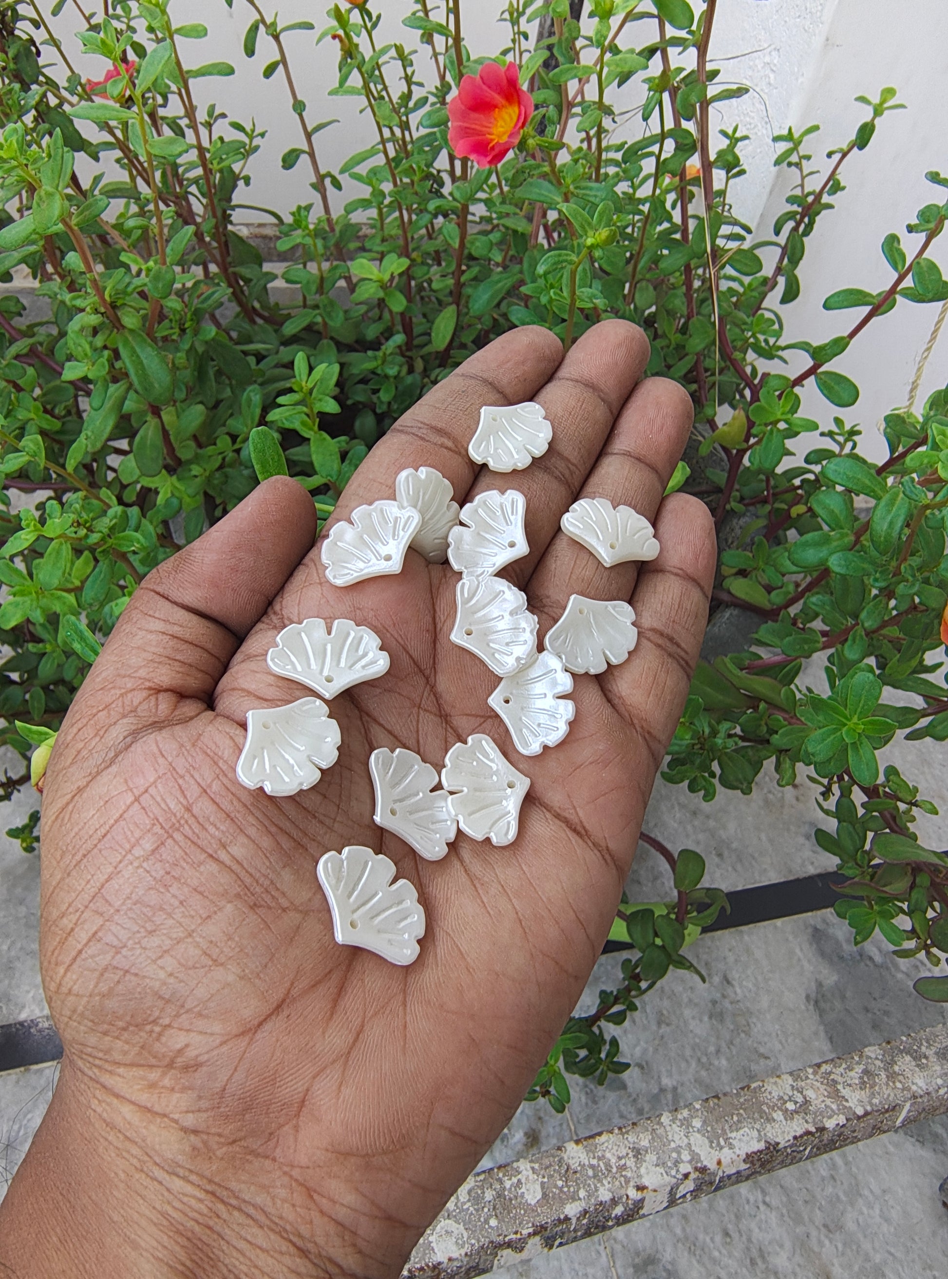 Shell shape peal beads