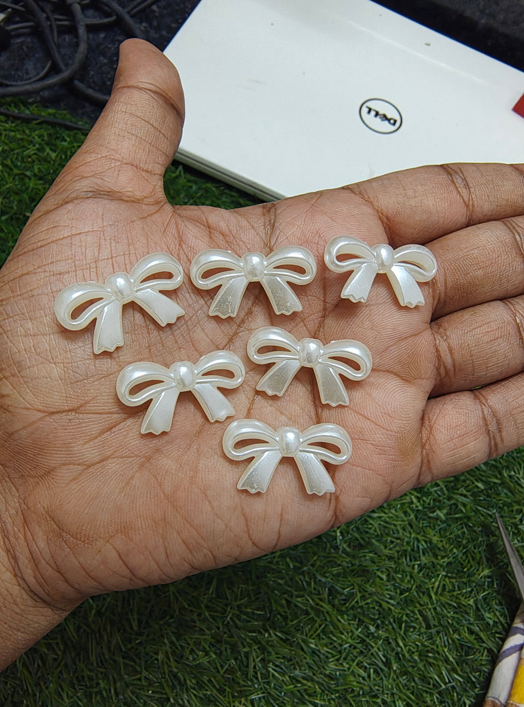 Acrylic Pearl bow beads ( 201)
