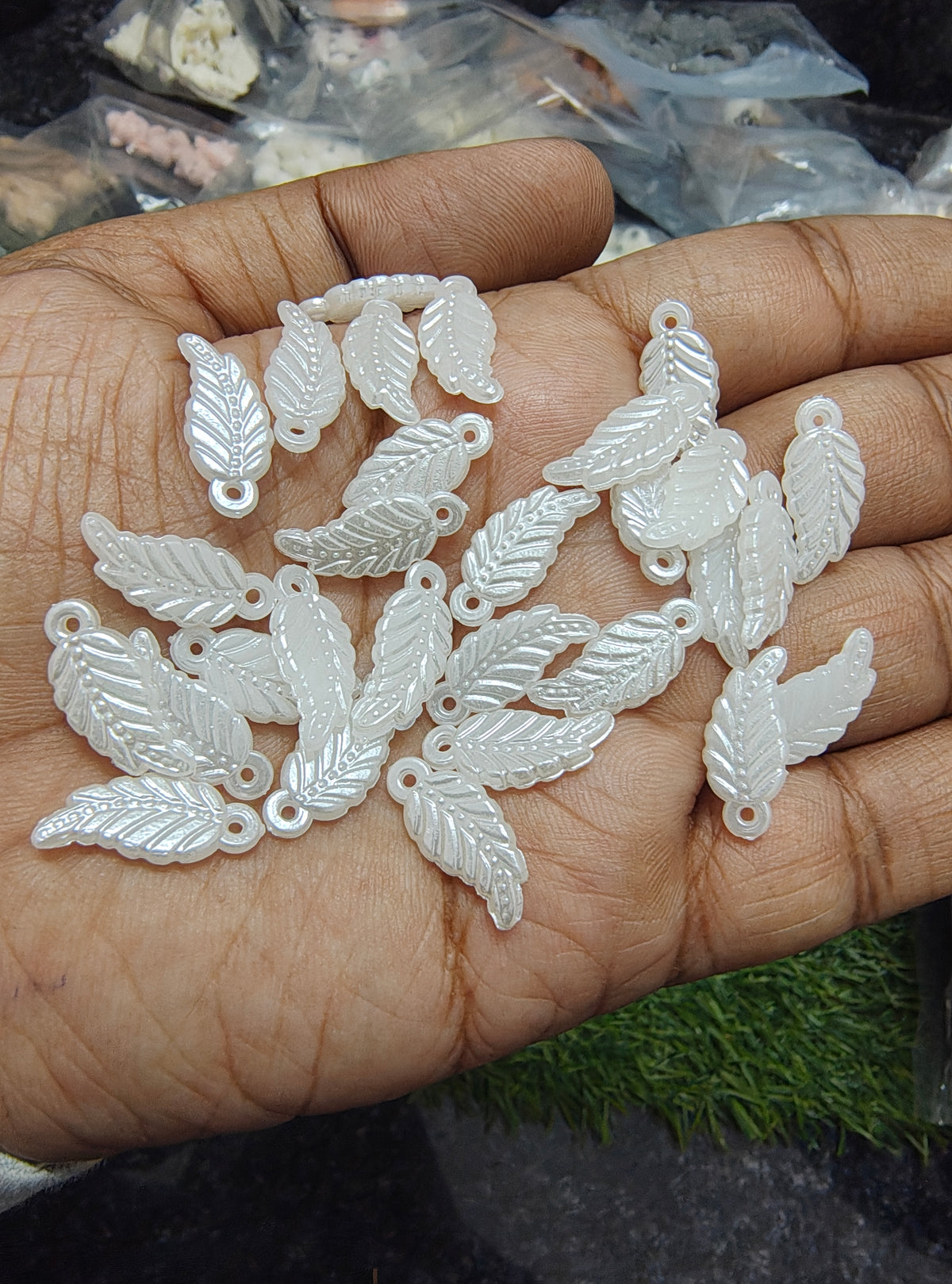 Acrylic white pearl leaf ( APB3012 )